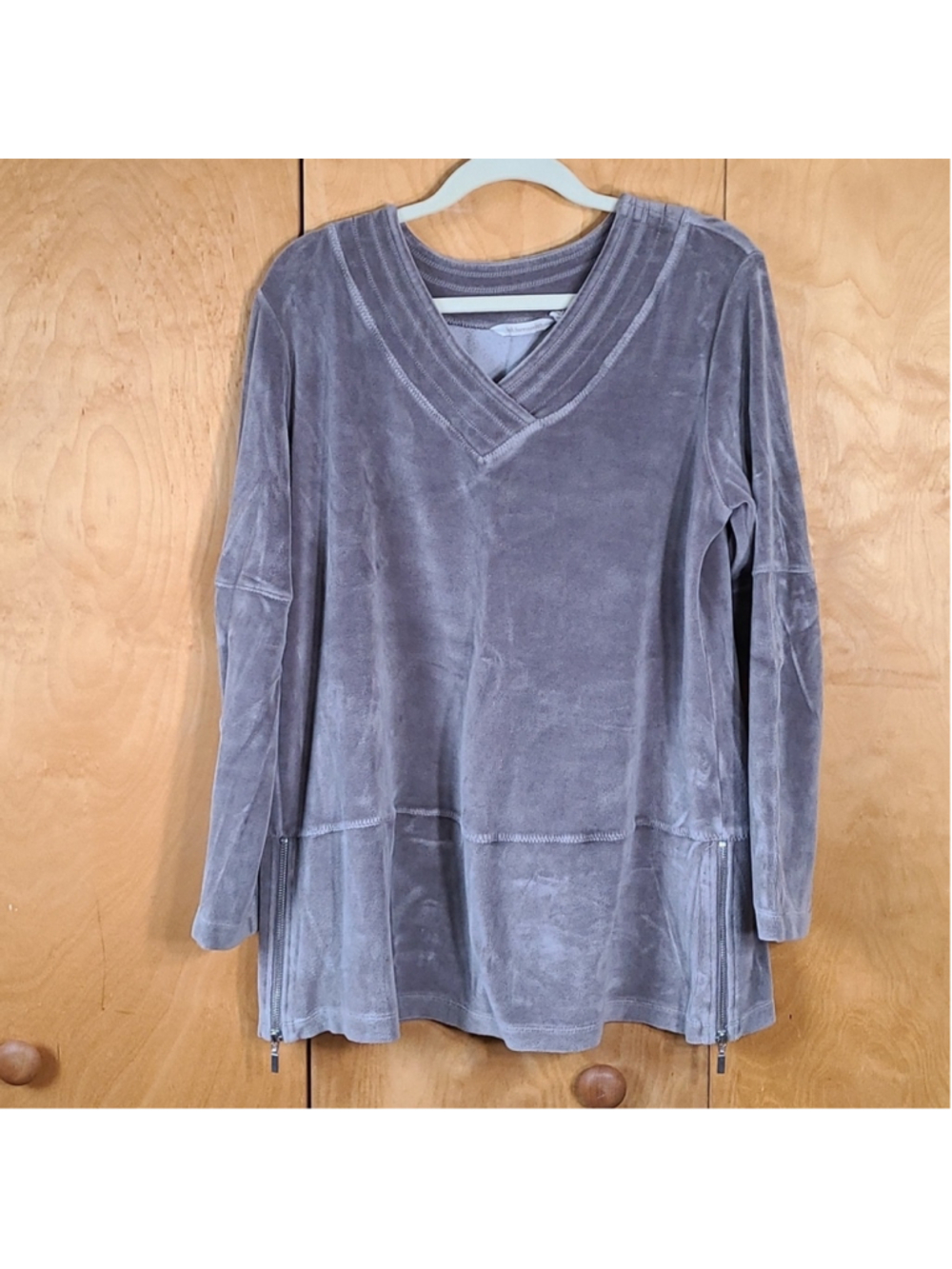 Soft Surroundings velour V-neck pullover in grey w side zip details * Med